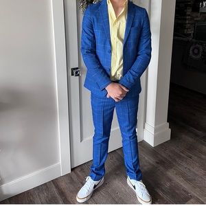 Size 18 suit. Worn one time to the 8th Grade Dance.